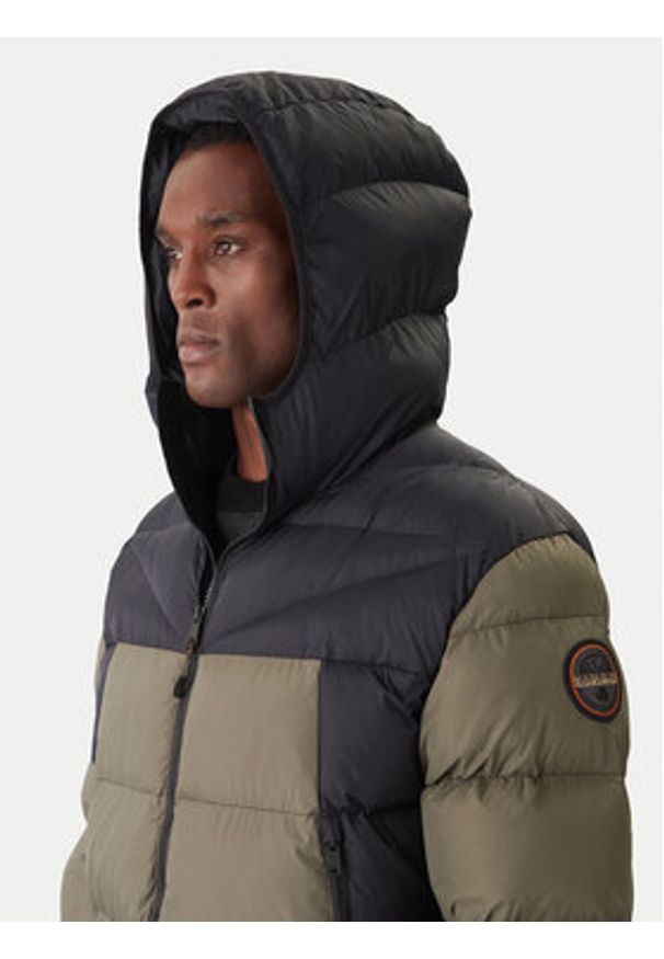 Napapijri Kurtka zimowa A-Molveno NP0A88V2 Zielony Regular Fit. Kolor: zielony. Materiał: syntetyk. Sezon: zima