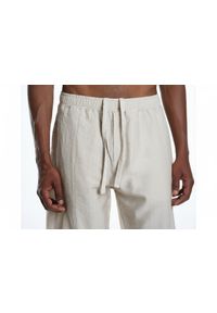 La Haine Inside Us Szorty | 3M M1248 | Mężczyzna | Beżowy. Okazja: na co dzień. Kolor: beżowy. Materiał: wiskoza, poliamid. Styl: elegancki, casual #2