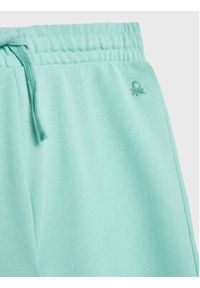 United Colors of Benetton - United Colors Of Benetton Spodnie dresowe 3J68CF02H Zielony Regular Fit. Kolor: zielony. Materiał: bawełna, dresówka #2