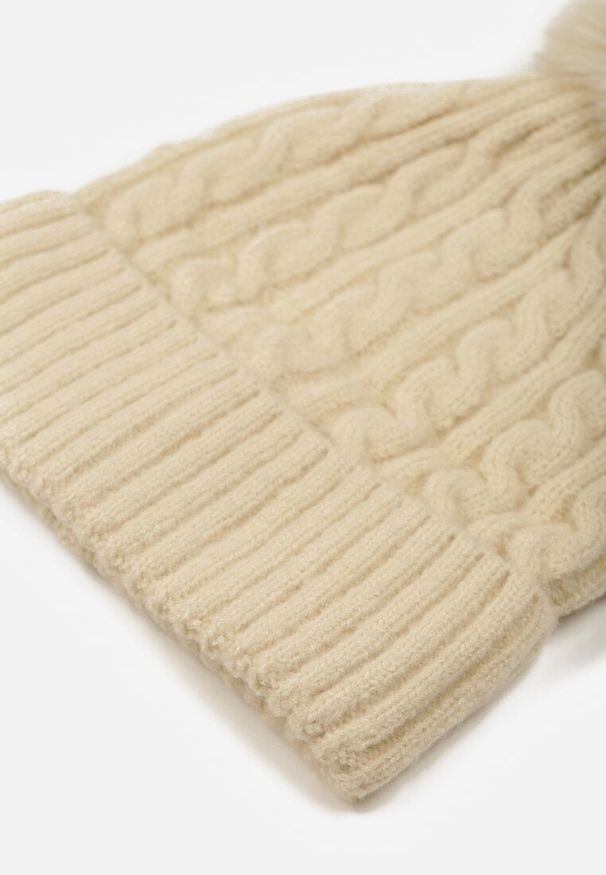 Renee - Beżowa Czapka z Pomponem Zdobiona Warkoczowym Splotem Vetizare. Kolor: beżowy. Wzór: aplikacja, ze splotem. Styl: casual, elegancki