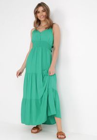 Born2be - Zielona Sukienka Euneope. Kolor: zielony. Materiał: tkanina. Długość rękawa: na ramiączkach. Wzór: ażurowy, aplikacja. Styl: wakacyjny. Długość: midi