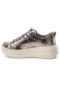 Brązowe Sneakersy Filippo Stylowe Obuwie Damskie. Okazja: na co dzień. Zapięcie: sznurówki. Kolor: brązowy. Materiał: skóra. Szerokość cholewki: normalna. Obcas: na platformie #7