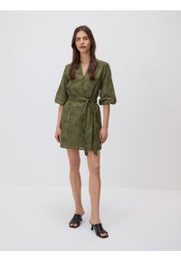 Reserved - Ażurowa sukienka mini - ciemnozielony. Kolor: zielony. Materiał: bawełna. Wzór: ażurowy. Typ sukienki: proste. Długość: mini #1