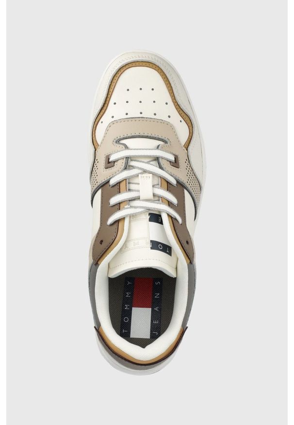 Tommy Jeans sneakersy kolor beżowy. Nosek buta: okrągły. Zapięcie: sznurówki. Kolor: beżowy. Materiał: guma