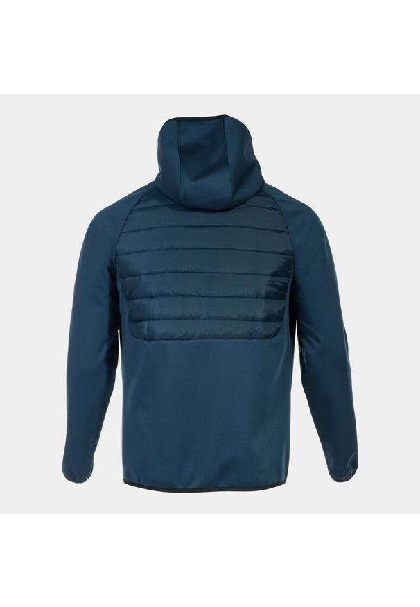 Kurtka wodoodporna z kapturem Joma Berna III. Typ kołnierza: kaptur. Kolor: niebieski. Sport: piłka nożna, fitness