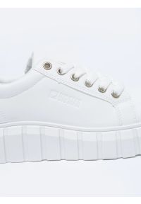 Big-Star - Sneakersy damskie białe MM274616 101. Okazja: na co dzień. Nosek buta: okrągły. Kolor: biały. Materiał: skóra ekologiczna, jeans, guma. Obcas: na platformie #4