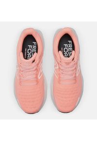 Buty New Balance Fresh Foam 1080 v12 W W108012O różowe. Okazja: na co dzień. Kolor: różowy. Materiał: materiał, syntetyk, guma. Szerokość cholewki: normalna. Sport: fitness, bieganie #4