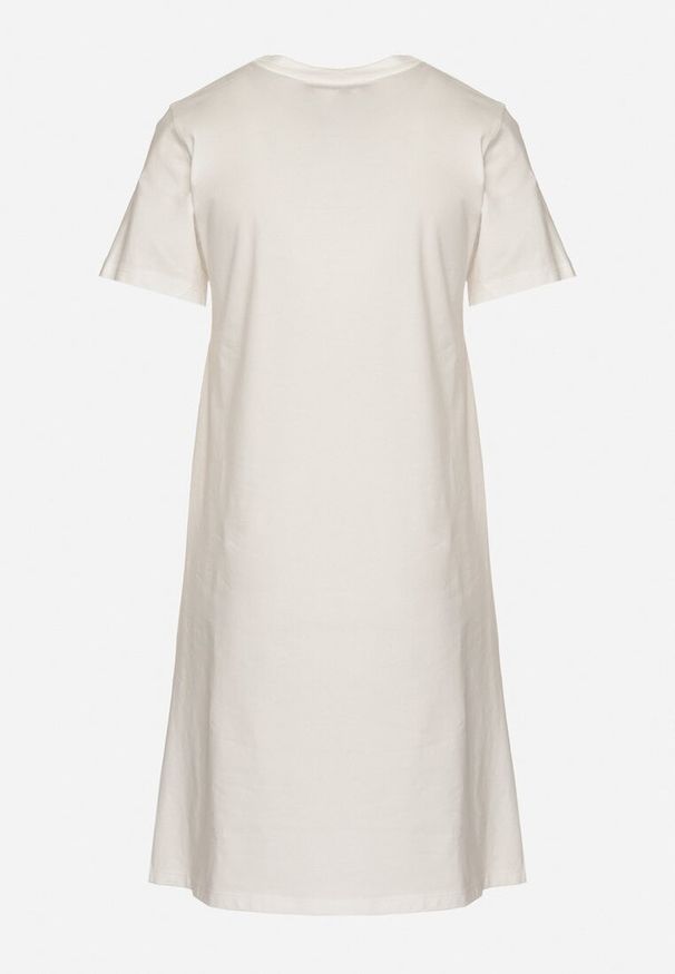 Born2be - Biała Bawełniana Sukienka o Kroju Typu T-shirt Zdobiona Nadrukiem Nevolira. Okazja: na co dzień. Kolor: biały. Materiał: bawełna. Wzór: aplikacja, nadruk. Styl: klasyczny, elegancki, casual