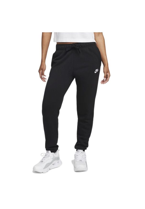 Spodnie Nike Sportswear Club Fleece DQ5191-010 - czarne. Kolor: czarny. Materiał: bawełna, dzianina, poliester, dresówka. Sport: fitness