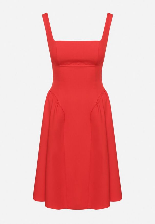 Born2be - Czerwona Sukienka Rozkloszowana z Ozdobną Kokardą na Plecach Sonarisea. Typ kołnierza: kokarda. Kolor: czerwony. Typ sukienki: rozkloszowane. Styl: klasyczny