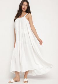 Born2be - Biała Sukienka o Rozkloszowanym Kroju z Wiązaniem z Tyłu Savinelle. Okazja: na imprezę, na co dzień. Kolor: biały. Styl: elegancki, casual #2