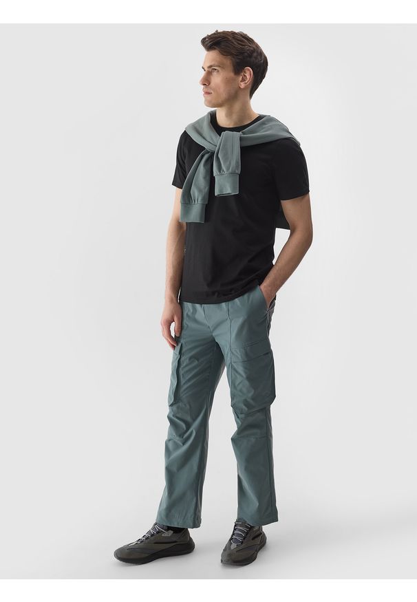 4f - 4F Spodnie casual cargo 4Way Stretch męskie - khaki S. Okazja: na co dzień. Kolor: brązowy, oliwkowy, wielokolorowy. Materiał: syntetyk, materiał, tkanina. Styl: casual