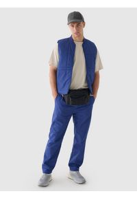 4f - 4F Spodnie casual męskie - granatowe XXL. Okazja: na co dzień. Kolor: niebieski. Materiał: bawełna, poliester, materiał, tkanina. Styl: casual