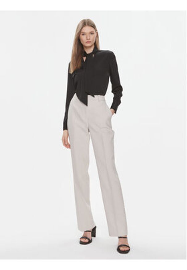 Calvin Klein Spodnie materiałowe Essential K20K206879 Szary Slim Fit. Kolor: szary. Materiał: wiskoza