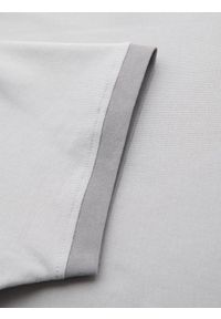 Ombre Clothing - T-shirt męski z kontrastowymi wstawkami i dekoltem w serek – jasnoszary V4 OM-TSCT-0198 - XXL. Okazja: na co dzień. Typ kołnierza: dekolt w serek. Kolor: szary. Materiał: dzianina, materiał, bawełna. Długość: krótkie. Styl: sportowy, casual #7