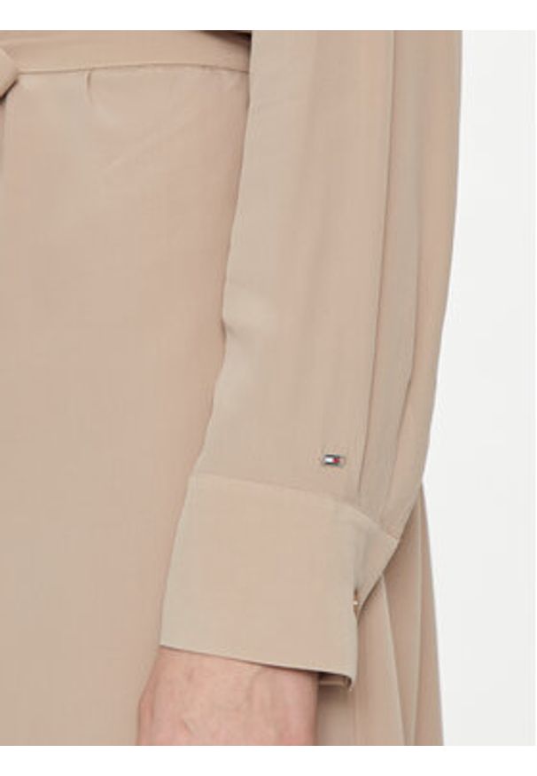 TOMMY HILFIGER - Tommy Hilfiger Sukienka koszulowa WW0WW40563 Beżowy Regular Fit. Kolor: beżowy. Materiał: wiskoza. Typ sukienki: koszulowe