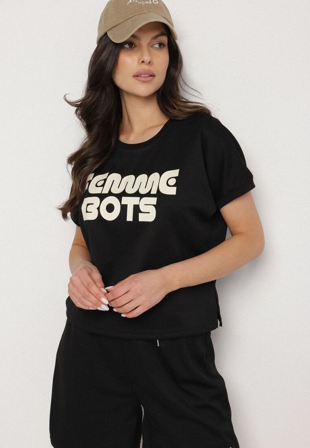 Born2be - Czarny T-shirt Ozdobiony Napisem Devenee. Okazja: na co dzień. Kolor: czarny. Materiał: jeans. Wzór: napisy, aplikacja. Styl: klasyczny, casual