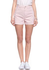 Wrangler - DAMSKIE SPODENKI WRANGLER RETRO BOY SHORT PRETTY PINK W244DM14C. Stan: podwyższony. Kolor: różowy. Styl: retro #9