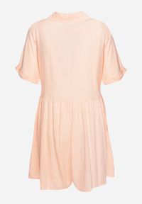 Born2be - Pomarańczowy Wiskozowy Kombinezon z Koszulową Górą Zapinany na Guziki z Krótkimi Spodniami Vikota. Kolor: pomarańczowy. Materiał: wiskoza. Długość rękawa: krótki rękaw. Długość: krótkie. Sezon: wiosna, lato #4