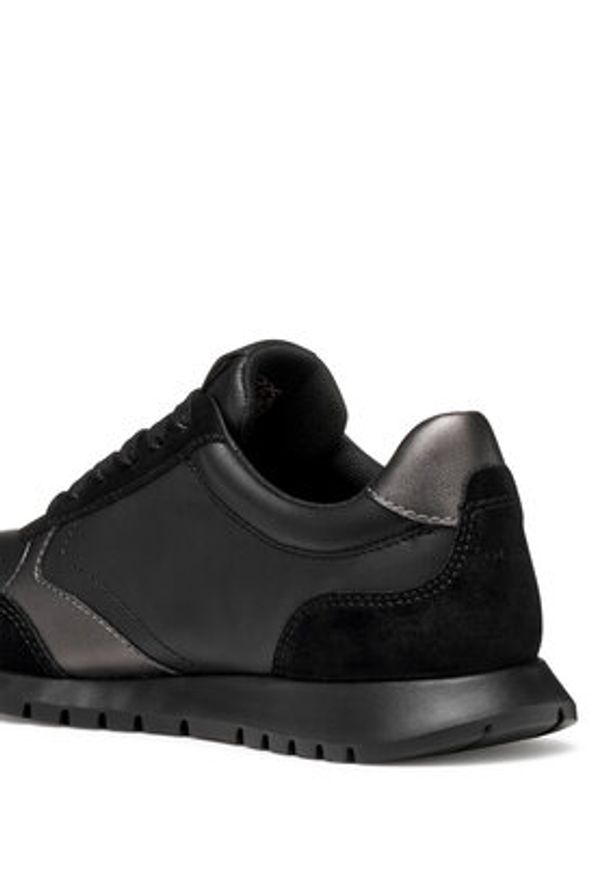 Geox Sneakersy D Sukie 2.0 D55YPC 08522 C9999 Czarny. Kolor: czarny. Materiał: skóra