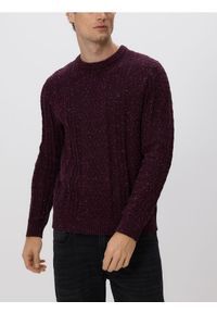 Reserved - Sweter z dekoracyjnym splotem - bordowy. Kolor: czerwony. Materiał: bawełna, dzianina. Wzór: ze splotem #1