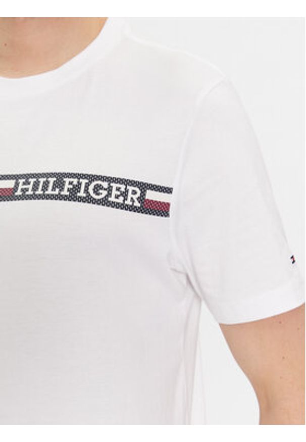 TOMMY HILFIGER - Tommy Hilfiger T-Shirt Monotype MW0MW33688 Biały Regular Fit. Kolor: biały. Materiał: bawełna