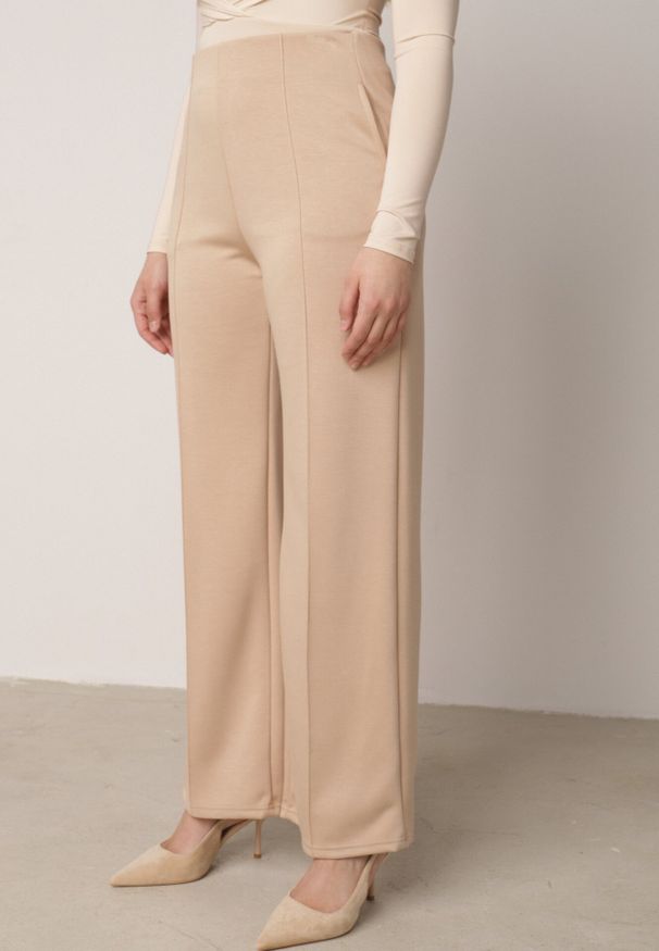 Born2be - Beżowe Eleganckie Spodnie z Bawełny i Wiskozy w Kant Valelia. Okazja: do pracy, na co dzień, na spotkanie biznesowe. Kolor: beżowy. Materiał: wiskoza, bawełna. Styl: elegancki