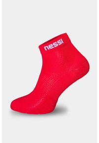 NESSI SPORTSWEAR - Bezszwowe skarpety oddychające Nessi Sportswear. Kolor: czerwony. Sport: bieganie