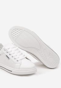 Born2be - Białe Sportowe Sneakersy z Imitacji Skóry Sznurowane z Perforacją Starvi. Kolor: biały. Materiał: skóra #4