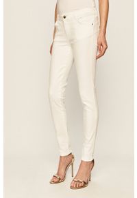 Guess Jeans - Jeansy Ultra Curve. Kolor: biały. Materiał: bawełna, materiał, denim, lyocell, poliester #1