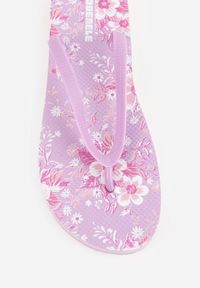 Renee - Fioletowe Japonki Basenowe z Ozdobną Wkładką w Kwiaty Metone. Okazja: na co dzień. Kolor: fioletowy. Wzór: kwiaty. Sezon: lato. Styl: wakacyjny, casual #7