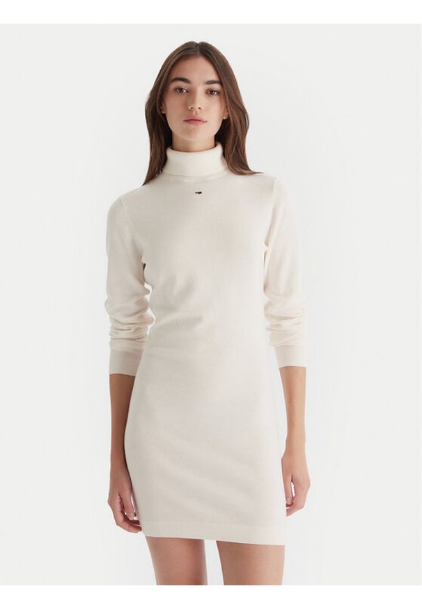 Tommy Jeans Sukienka dzianinowa Ess DW0DW21958 Écru Slim Fit. Materiał: bawełna