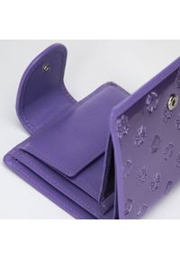 Wittchen - Damski portfel z lakierowanej skóry w monogram zapinany na napę fioletowy. Kolor: fioletowy. Materiał: skóra, lakier #6