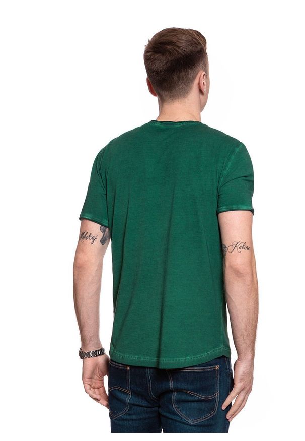 Mustang - MĘSKI T-SHIRT MUSTANG ALEX C PRINT CPD 1009040 6440. Wzór: nadruk