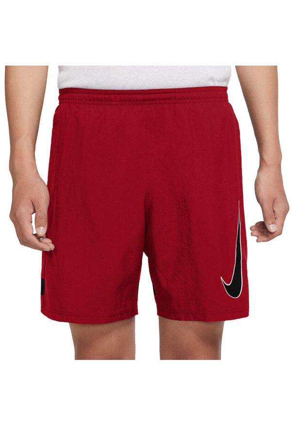 XQ Max - Spodenki sportowe męskie Nike Dri-FIT Academy. Kolor: czerwony. Technologia: Dri-Fit (Nike). Styl: sportowy