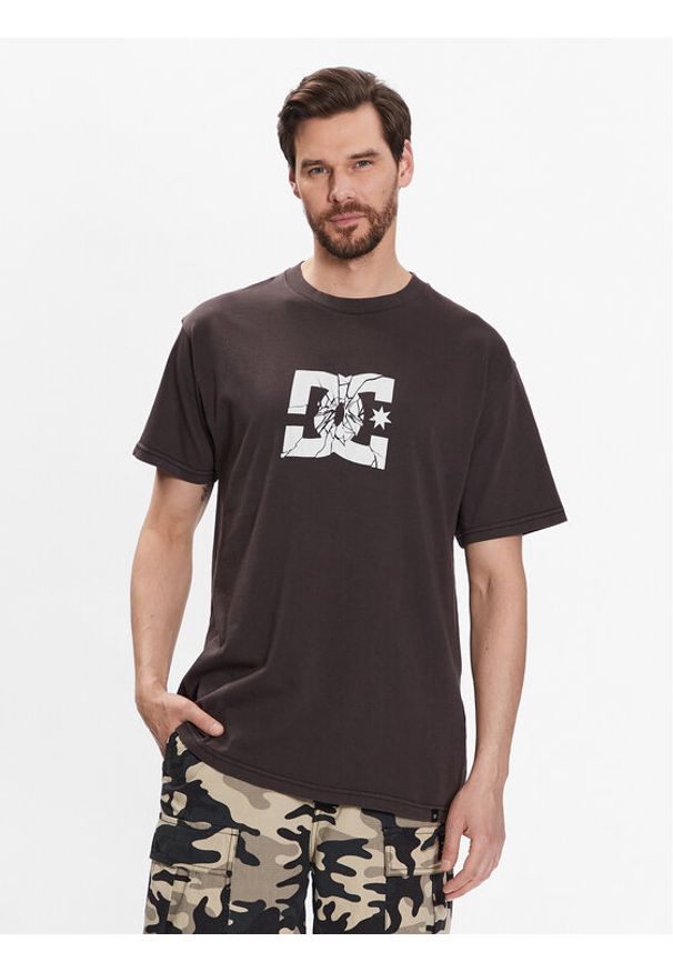 DC T-Shirt Shatter ADYZT05234 Brązowy Relaxed Fit. Kolor: brązowy. Materiał: bawełna