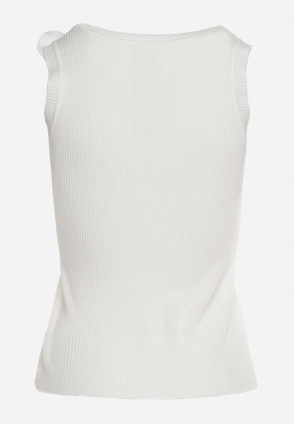 Born2be - Biały Top z Naszywką w Kształcie Kwiatów Teralia. Okazja: na co dzień. Kolor: biały. Wzór: kwiaty, aplikacja. Styl: elegancki, casual