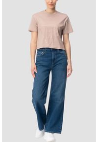 Guess - GUESS Różowy bawełniany t-shirt damski Adele Crop, Rozmiar S. Okazja: na co dzień. Kolor: różowy. Materiał: bawełna. Długość: krótkie. Styl: casual, sportowy #2