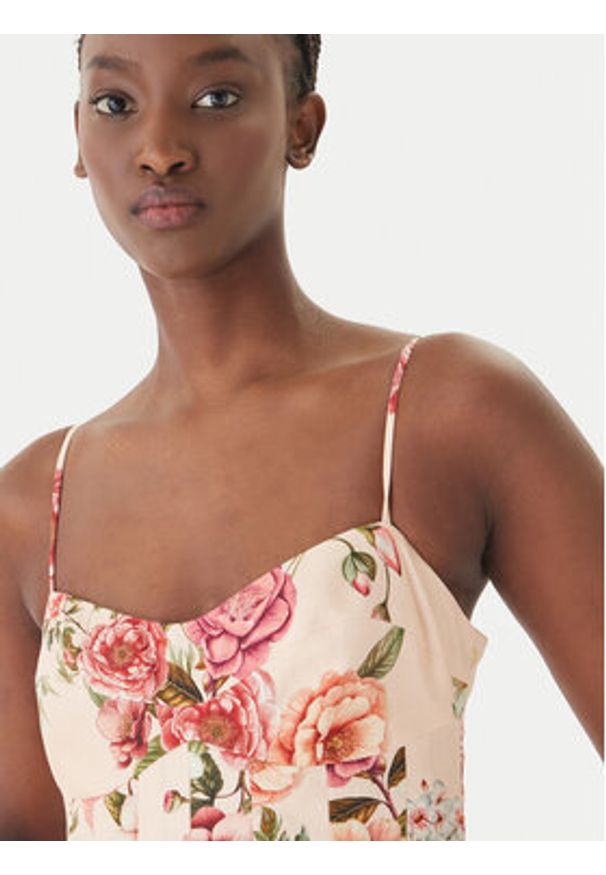 Guess Sukienka koktajlowa W6GKAF W2558 Różowy Regular Fit. Kolor: różowy. Materiał: wiskoza. Styl: wizytowy