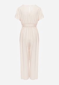 Born2be - Jasnobeżowy Kombinezon z Wiskozy Cephinous. Okazja: na co dzień. Kolor: beżowy. Materiał: wiskoza. Długość rękawa: krótki rękaw. Długość: krótkie. Wzór: jednolity. Sezon: lato. Styl: casual #5