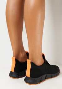 Born2be - Czarno-Pomarańczowe Buty Sportowe Kolire. Zapięcie: bez zapięcia. Kolor: czarny. Materiał: materiał