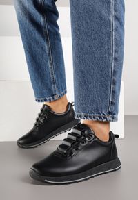 Born2be - Czarne Klasyczne Sneakersy Palentie. Okazja: na co dzień. Kolor: czarny. Materiał: jeans, skóra