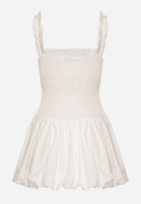 Born2be - Biała Bawełniana Sukienka Bombka na Ramiączkach z Elastyczną Górą Linarisena. Okazja: na imprezę, na co dzień. Typ kołnierza: kokarda. Kolor: biały. Materiał: bawełna. Długość rękawa: na ramiączkach. Typ sukienki: bombki. Styl: casual, elegancki #5