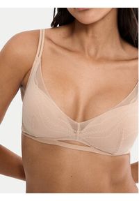 Triumph Biustonosz push-up Breathe & Lift Smart10226602 Beżowy. Kolor: beżowy. Materiał: syntetyk. Rodzaj stanika: push-up #4