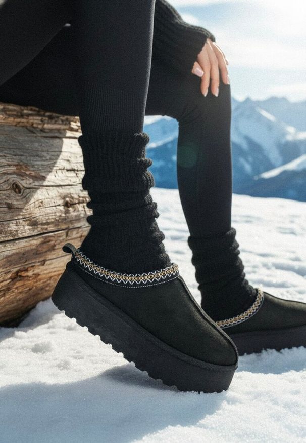 Born2be - Czarne Śniegowce na Grubej Podeszwie z Niską Cholewką Lotitha. Okazja: na spacer. Wysokość cholewki: przed kostkę. Kolor: czarny. Materiał: dzianina, puch. Szerokość cholewki: normalna