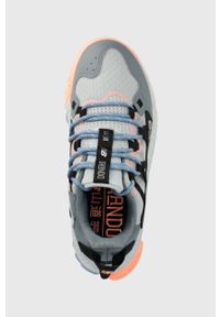 New Balance buty Shando damskie. Zapięcie: sznurówki. Kolor: niebieski. Materiał: syntetyk, materiał, guma. Szerokość cholewki: normalna. Styl: klasyczny