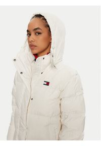 Tommy Jeans Płaszcz zimowy Alaska DW0DW18860 Biały Regular Fit. Kolor: biały. Materiał: syntetyk. Sezon: zima