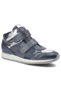 Granatowe Sneakersy Karino Damskie Buty Na Rzepy. Okazja: do pracy, na uczelnię. Zapięcie: rzepy. Kolor: niebieski. Materiał: skóra. Szerokość cholewki: normalna. Wzór: aplikacja. Obcas: na koturnie