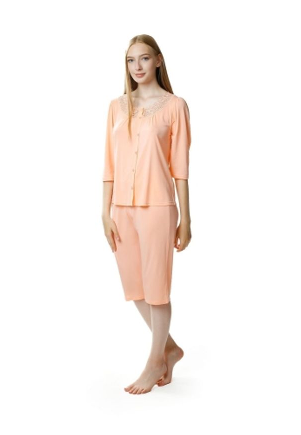 MEWA Lingerie - Dwuczęściowa piżama damska Letizia na guziki. Kolekcja: plus size. Materiał: jedwab, wiskoza, poliamid, materiał, dzianina. Wzór: aplikacja, kwiaty