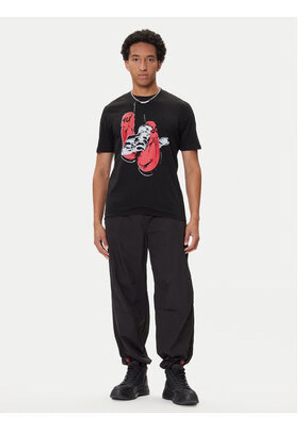 Hugo - HUGO T-Shirt Diboxer 50542560 Czarny Regular Fit. Kolor: czarny. Materiał: bawełna